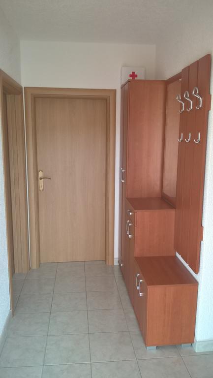 Apartmani Ramljak Marina Esterno foto