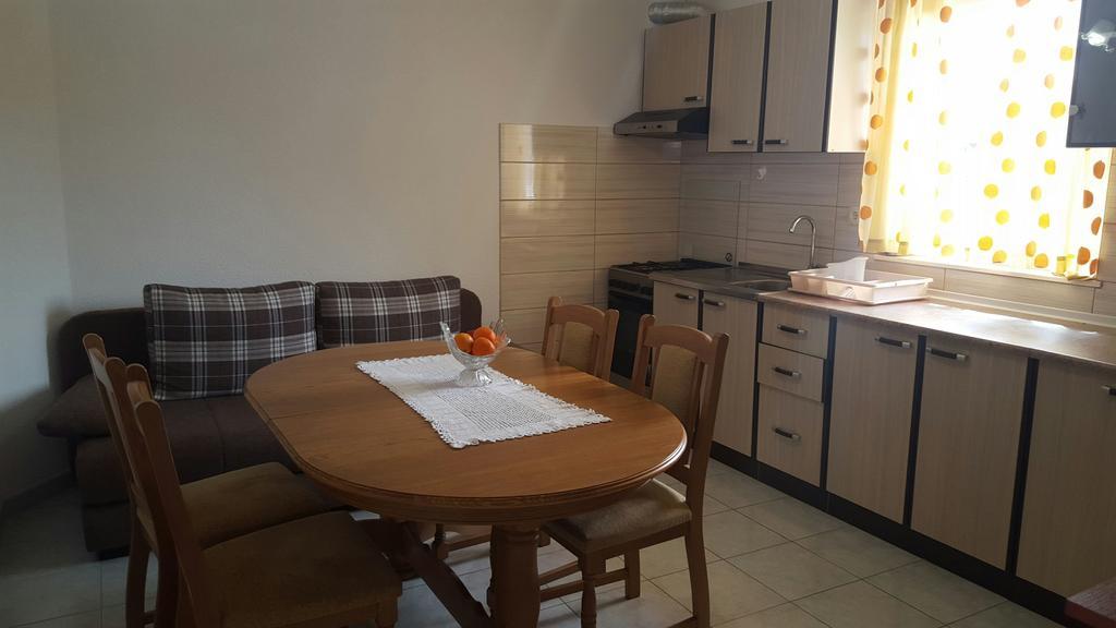 Apartmani Ramljak Marina Esterno foto