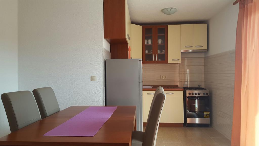 Apartmani Ramljak Marina Esterno foto