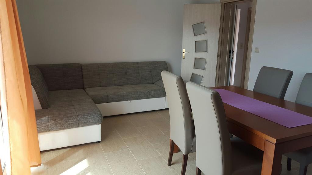 Apartmani Ramljak Marina Esterno foto