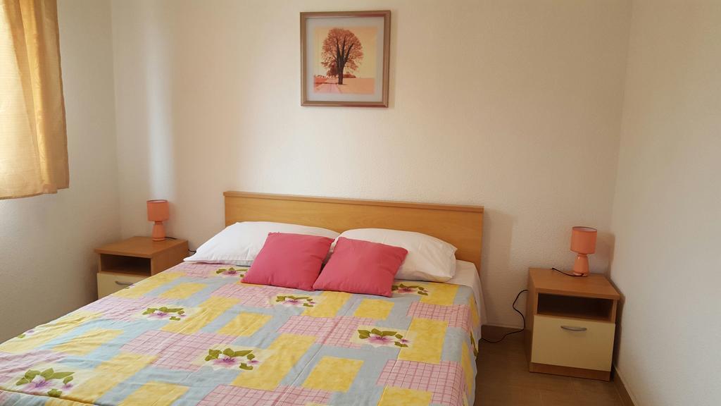 Apartmani Ramljak Marina Esterno foto