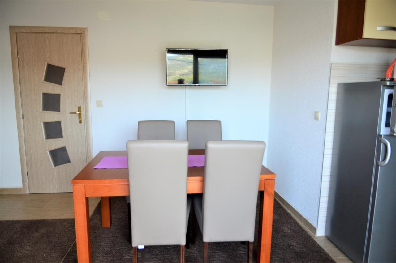 Apartmani Ramljak Marina Esterno foto