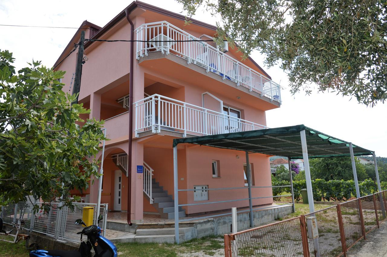 Apartmani Ramljak Marina Esterno foto