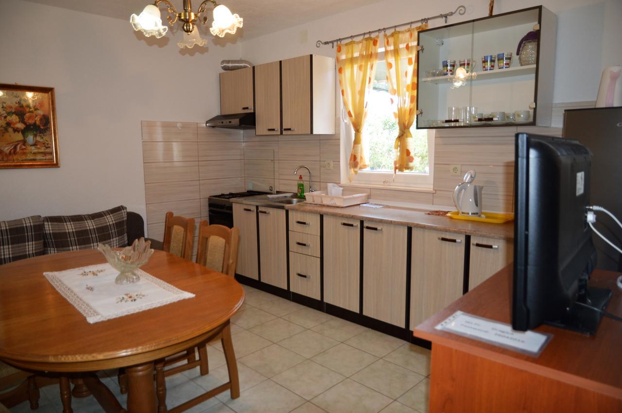 Apartmani Ramljak Marina Esterno foto