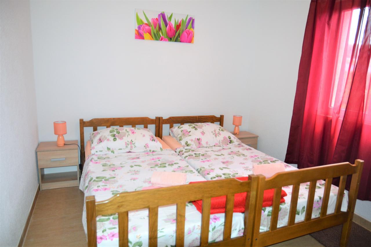 Apartmani Ramljak Marina Esterno foto