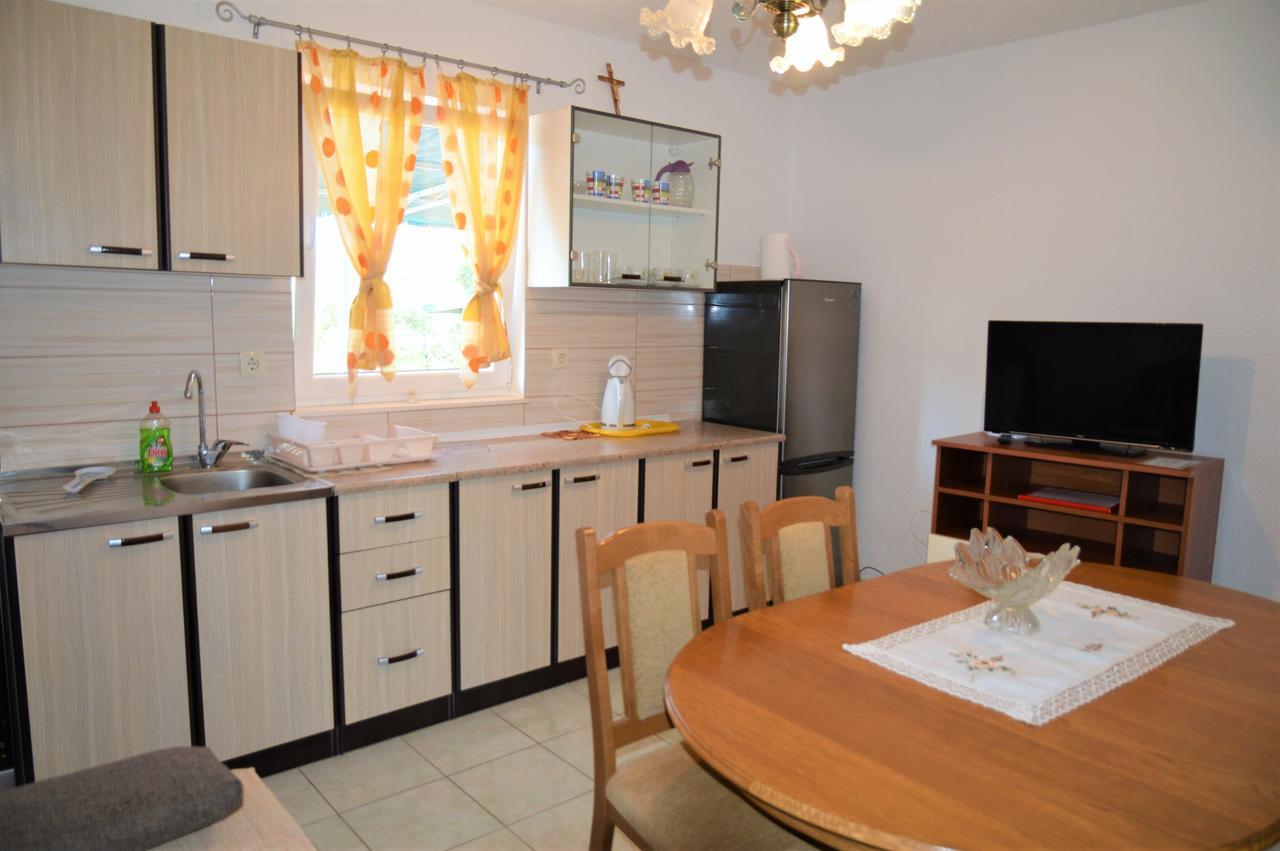 Apartmani Ramljak Marina Esterno foto